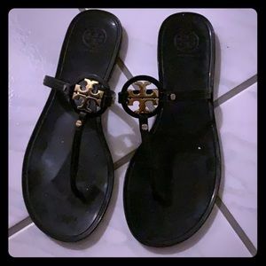 Tory Burch jelly sandals - black with gold emblem